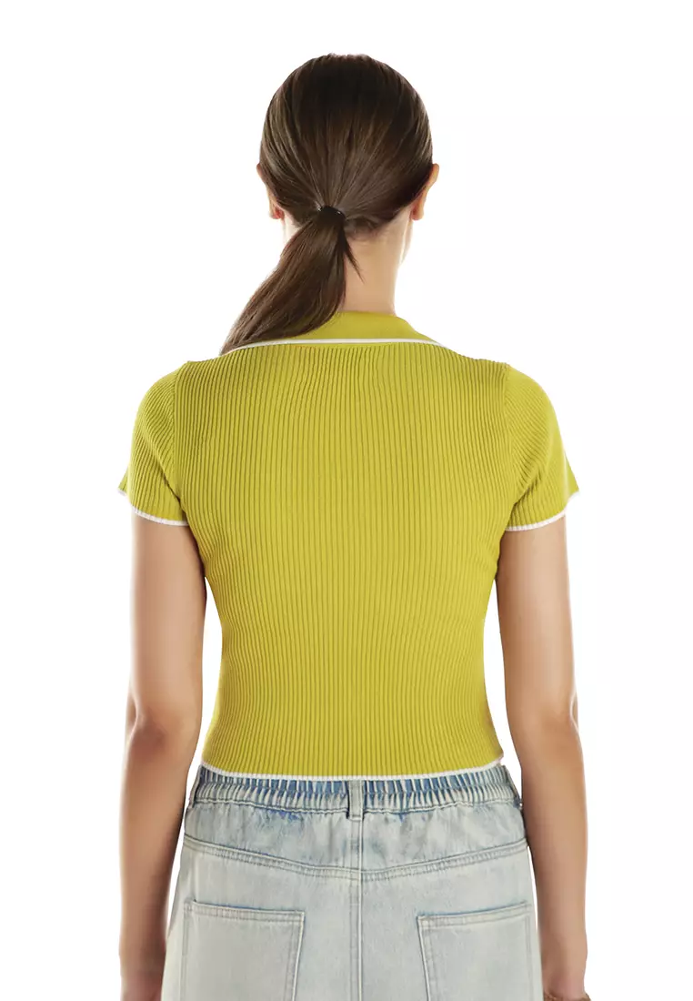 Kaos Polo Leher Sendok Dalam Warna Pistachio