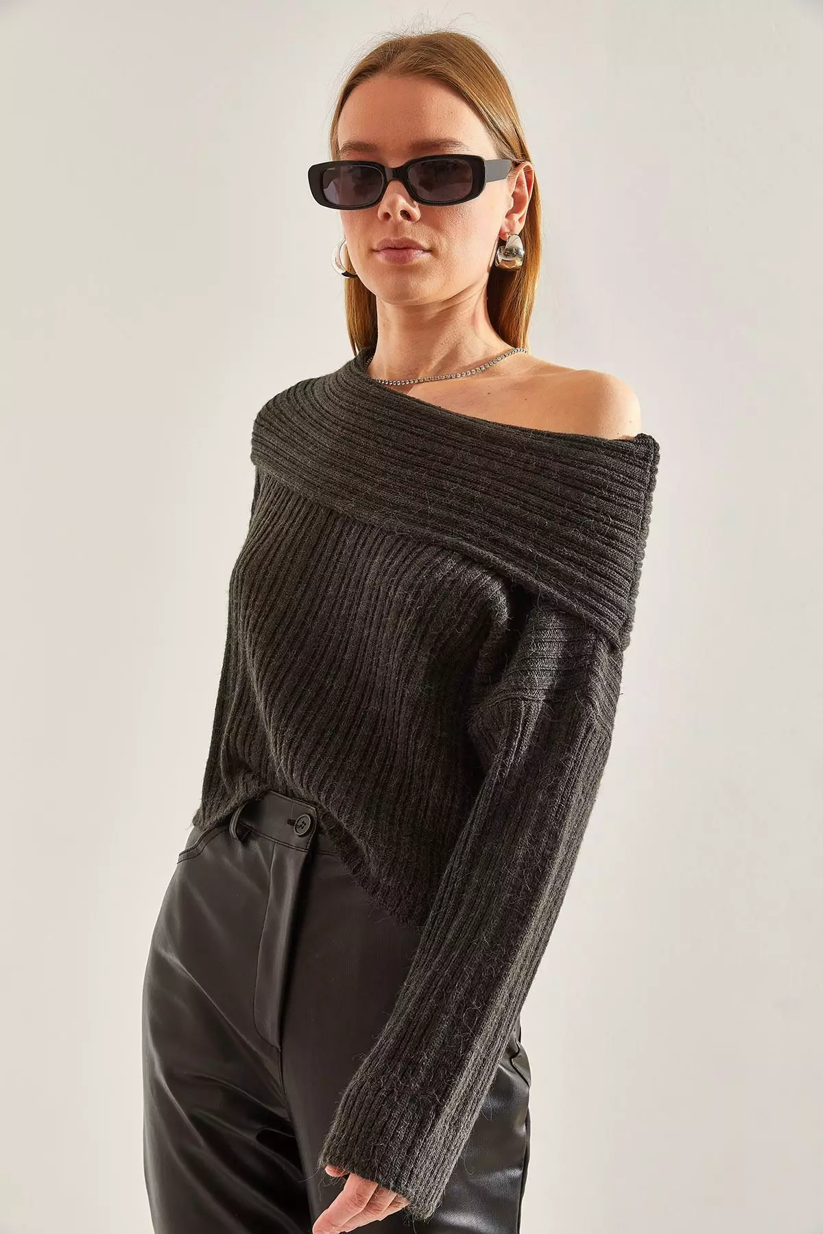 Women's Ruffle Collar Sweater
