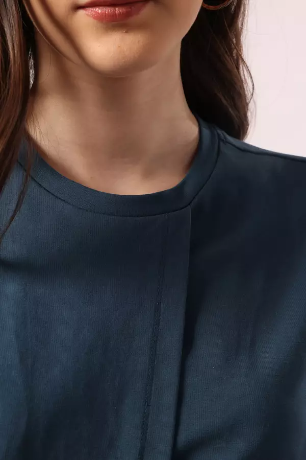 Minimal x Devina Putri - Clover - Double Jersey Twisted Tshirt - Navy Warna Navy