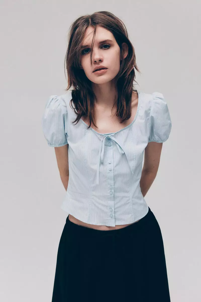 Puff-sleeved poplin blouse