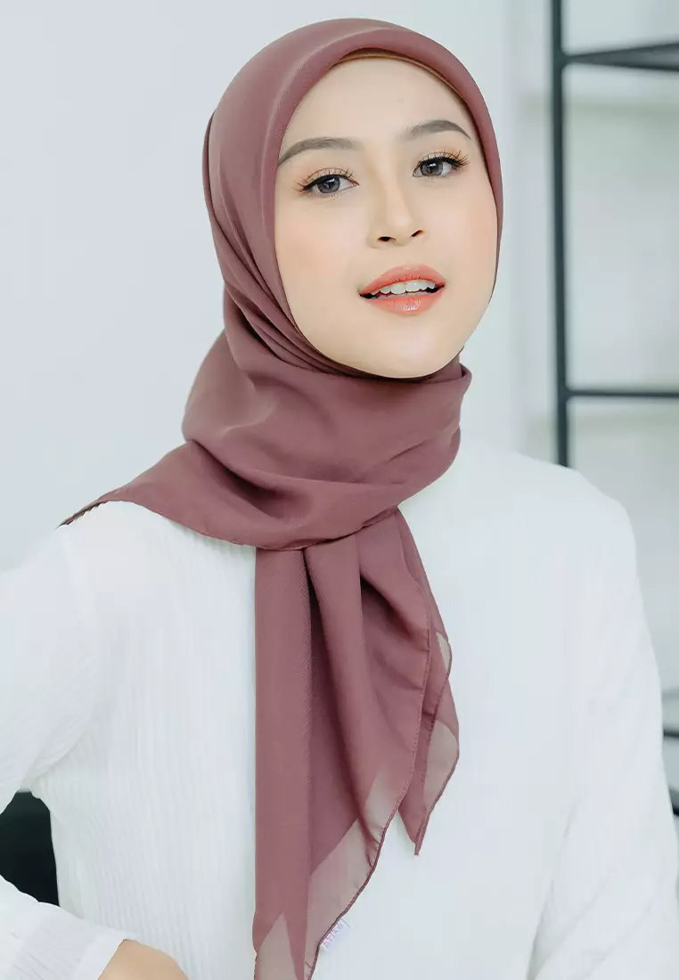 Polly Cotton (Hijab Segiempat Bella Square) Grape
