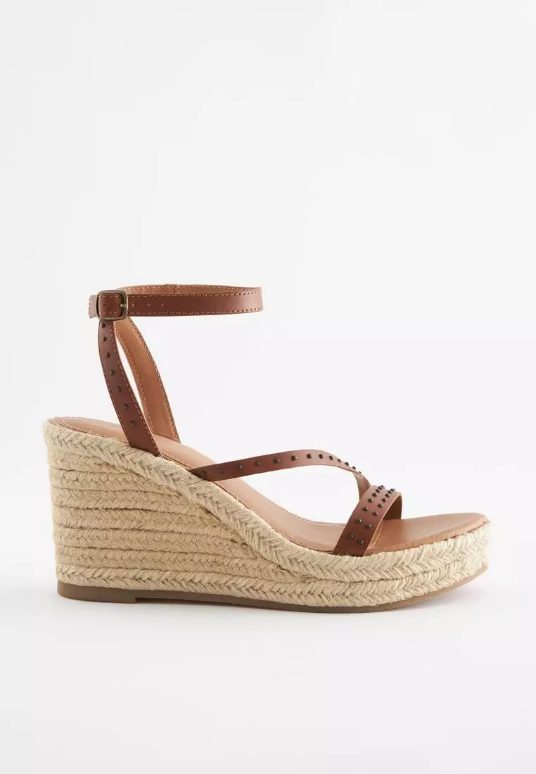 Comfort sole center cheap cut wedges