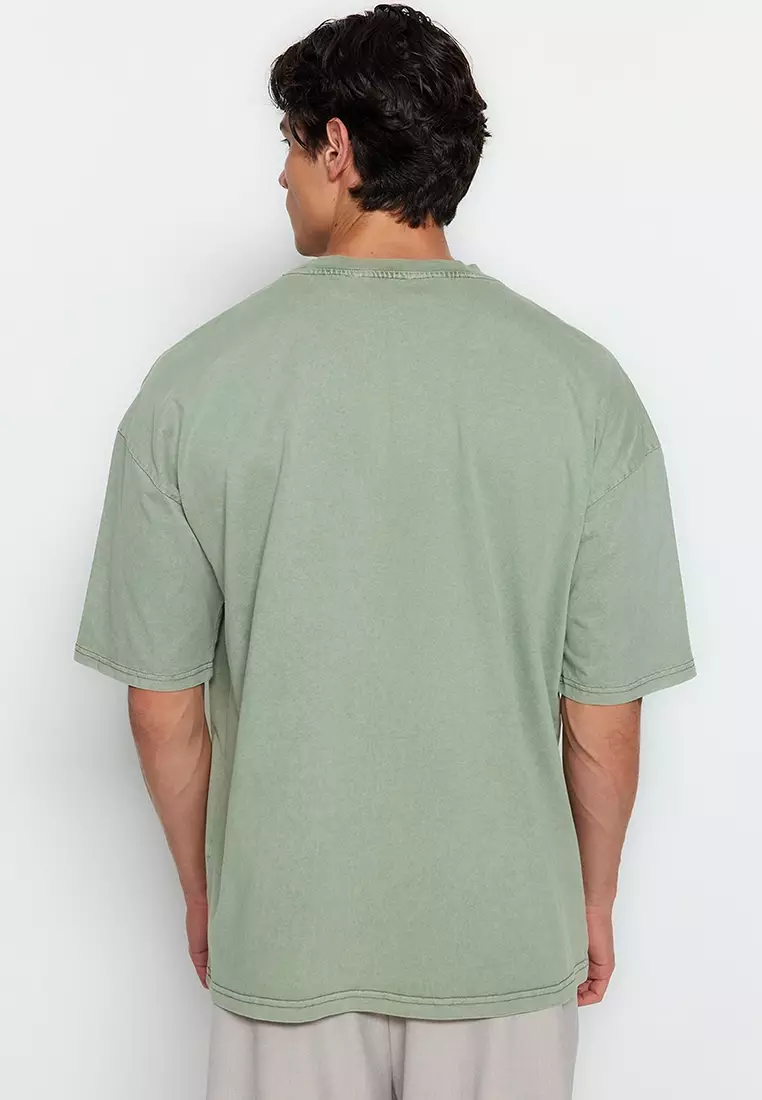Basic T-Shirt