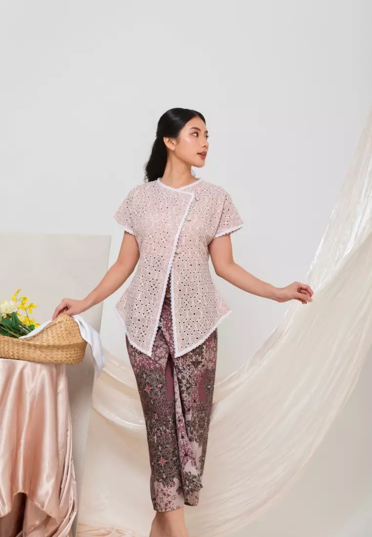 Ruby kebaya blouse