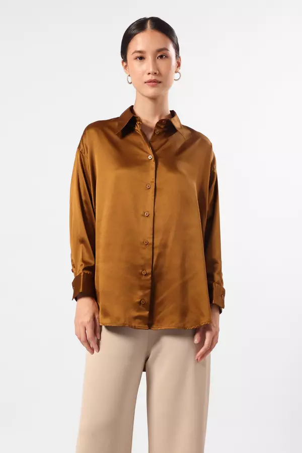 MINIMAL - Nourra - Kemeja Satin Relaxed Fit - Dark Olive Colour Olive_Dark