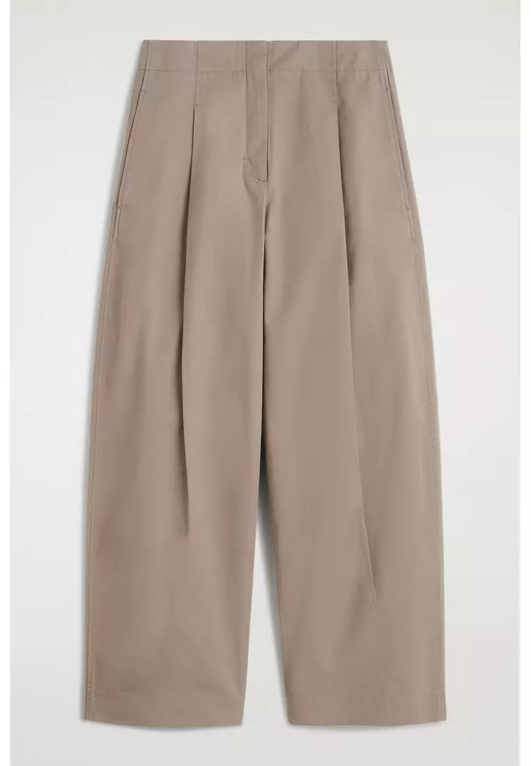 PLEATED BARREL-LEG CHINOS