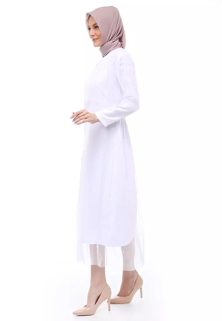 Riany Gamis Brukat Muslimah Wanita Motif Hiasan Long Dress Regular Fit - Putih