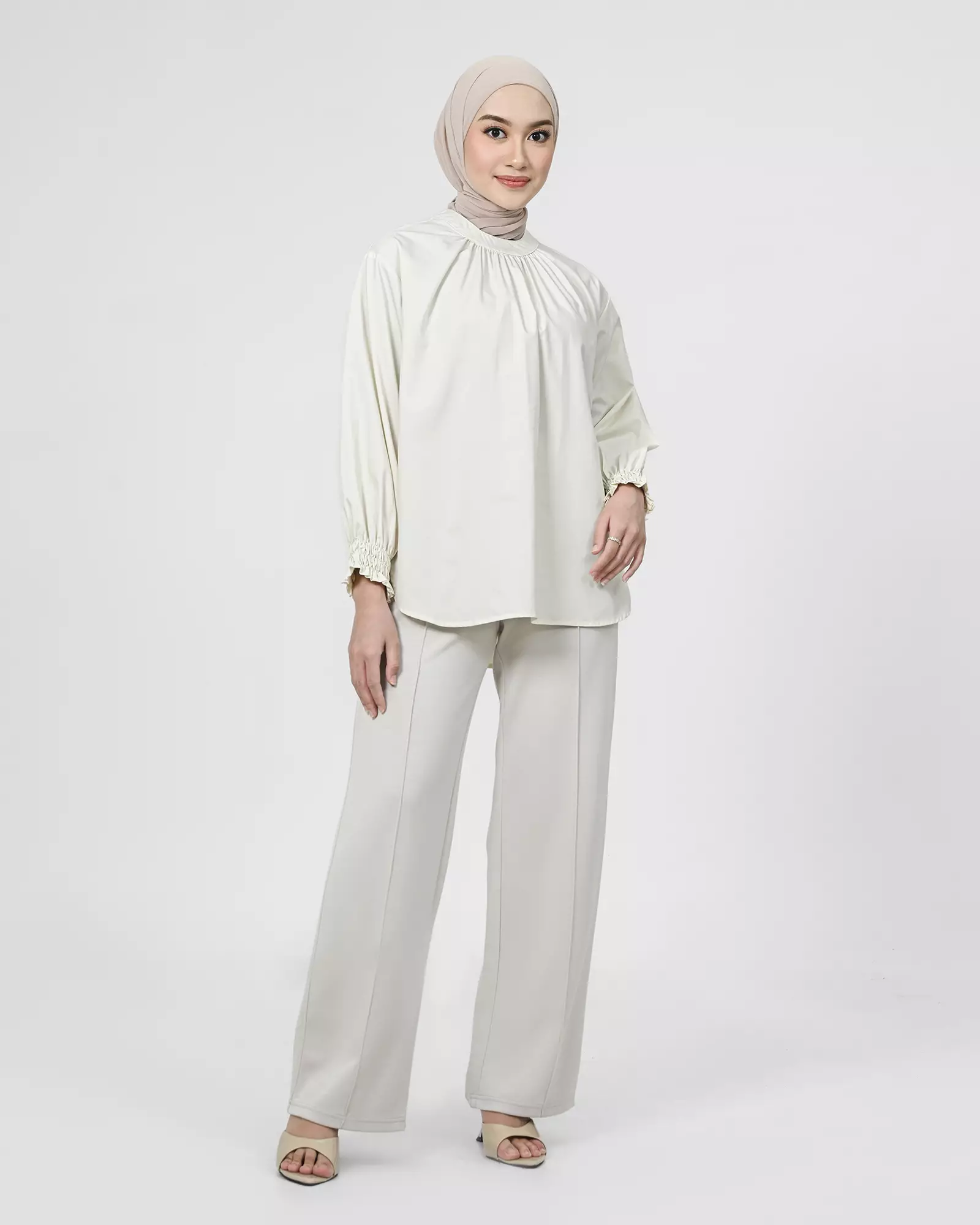 Geulis.id ALLECA BLOUSE - IVORY