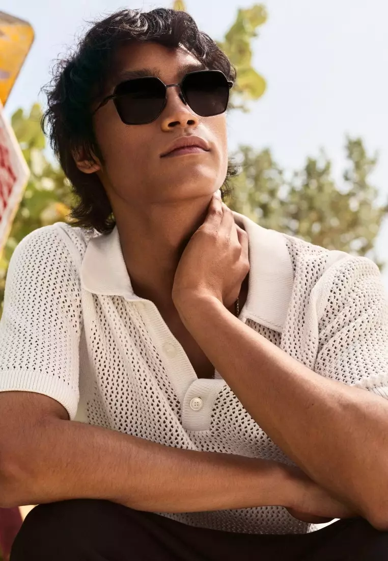 QUAY World Tour Sunglasses - Matte Black/Black Polarized