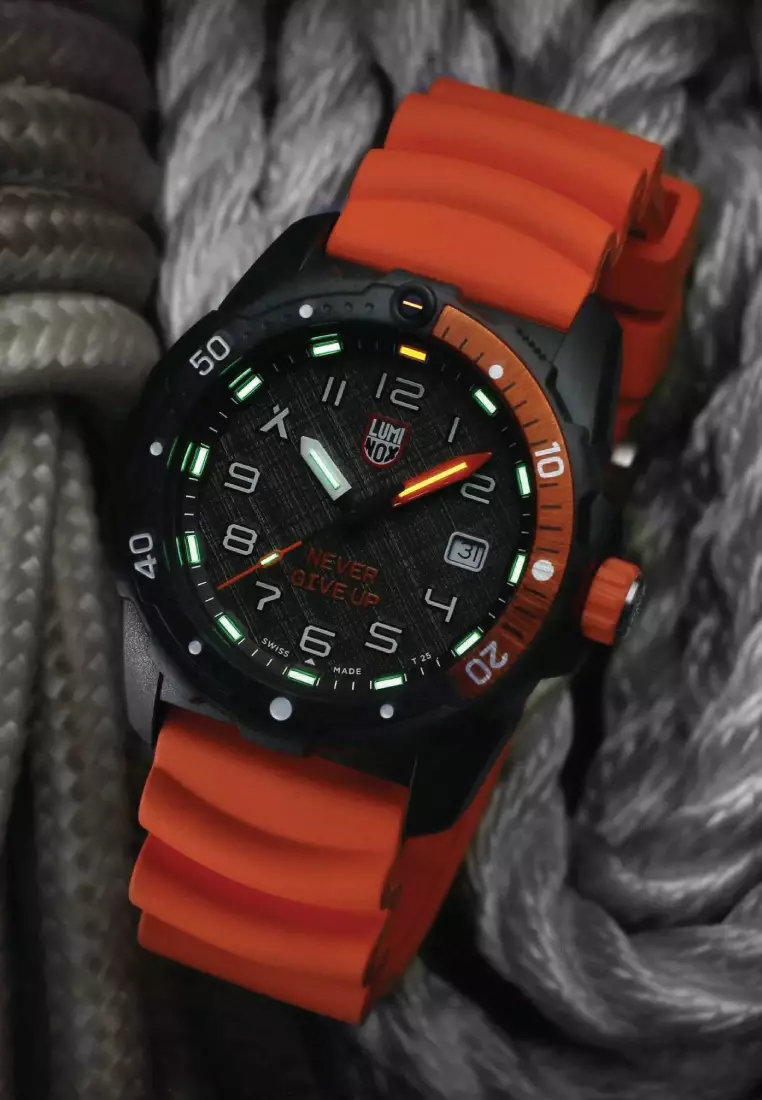 Luminox never give up clearance
