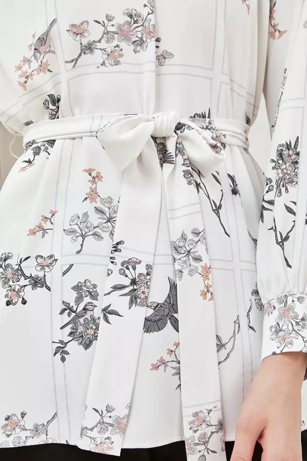 Minimal Magnolia Floral Blouse - Light Beige