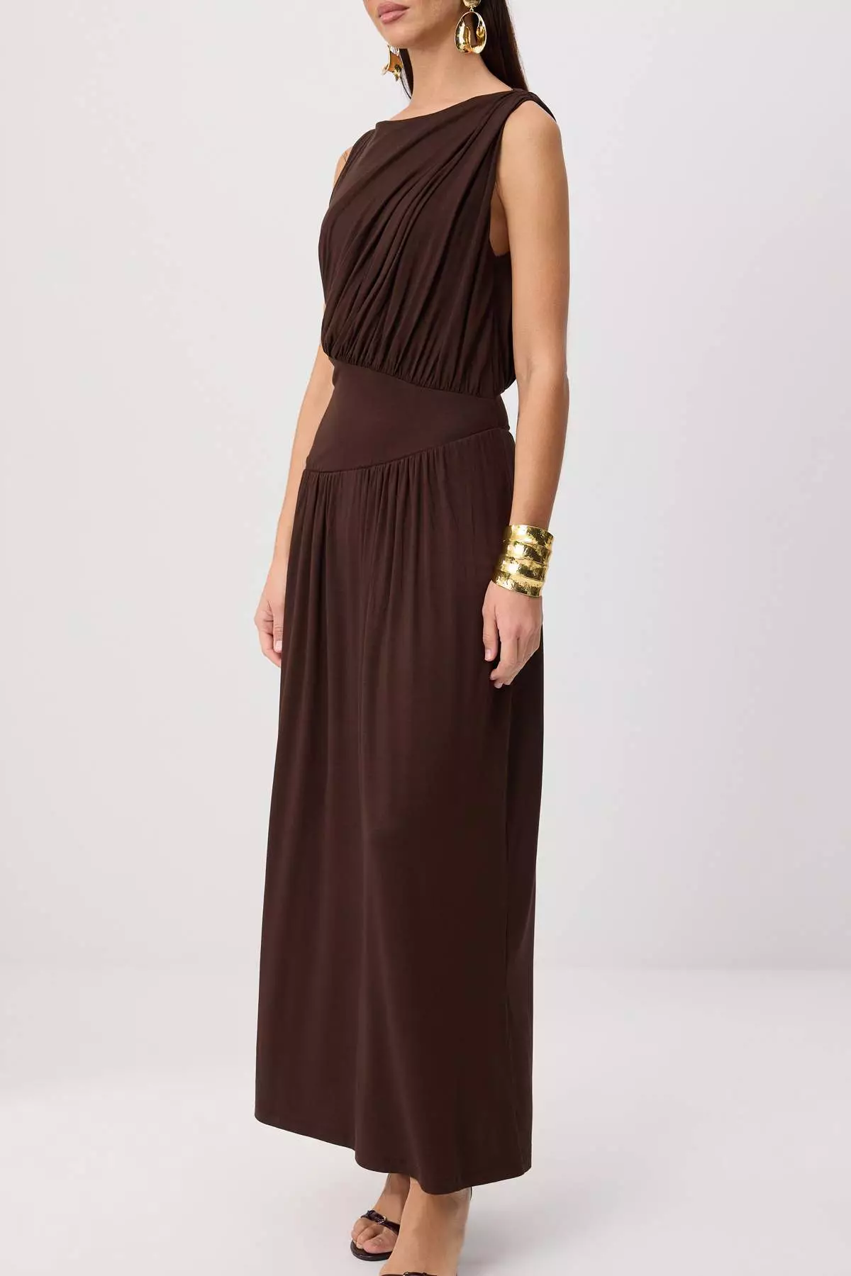 Brown Shirred Drape Detailed Sleeveless Maxi Evening & Graduation Dress Tprss26Ae00224
