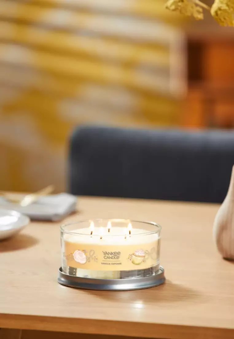 Enjoy Yankee Candle Signature 5-Wick Candles  Yankee candle scents, Yankee  candle company, Yankee candle