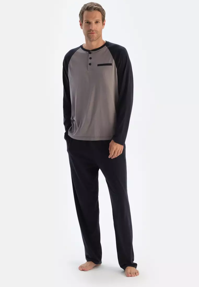 Black T-Shirt & Trousers Set, Crew Neck, Regular Fit, Long Sleeve Sleepwear for Men