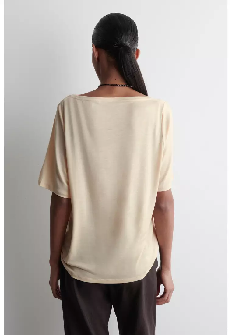 RELAXED SCOOP-NECK T-SHIRT