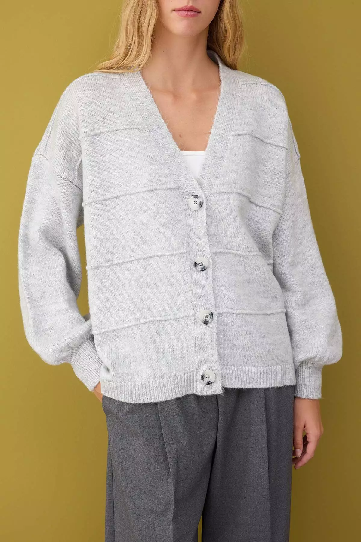 Gray Soft Textured Wide Pattern Knitwear Cardigan