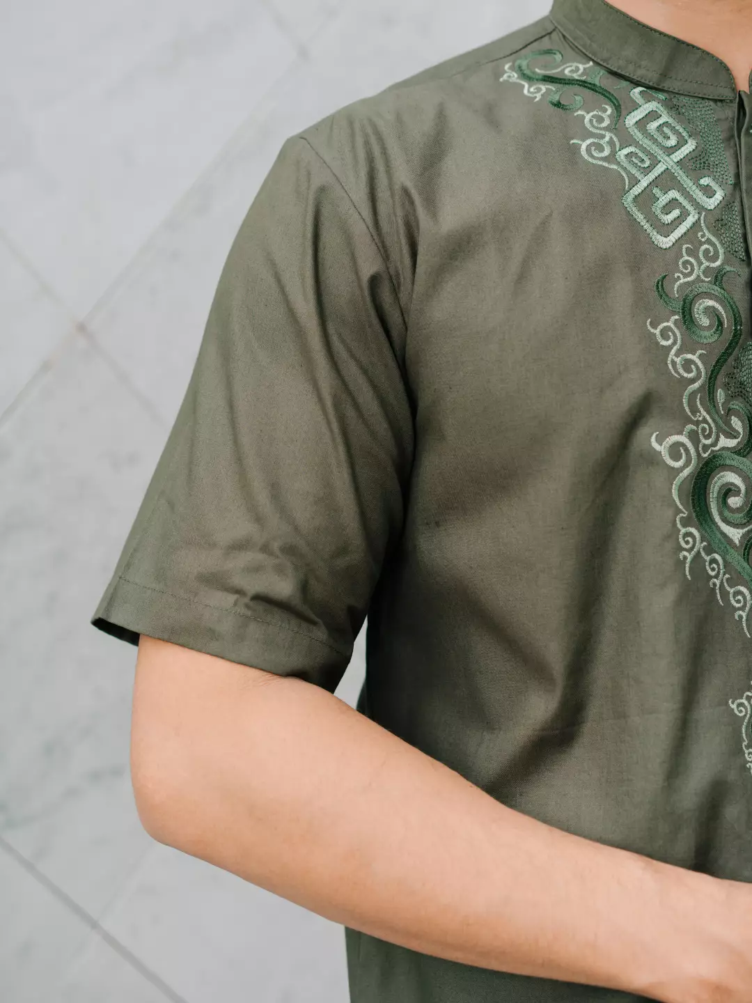 Adyatma Baju Koko Bordir Pria COTTON COMBED TWILL Olive Regular Fit Baju Muslim Pria Lengan Pendek