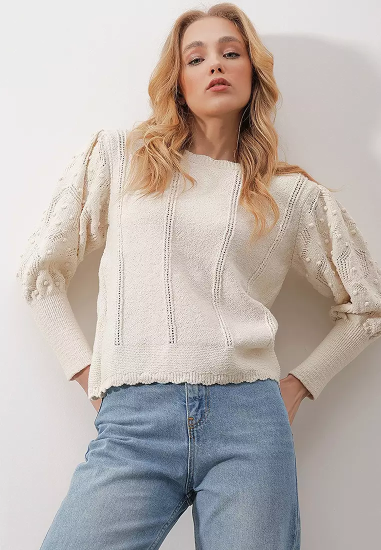 Women's ecru knit reversible sweater with lace on sleeves