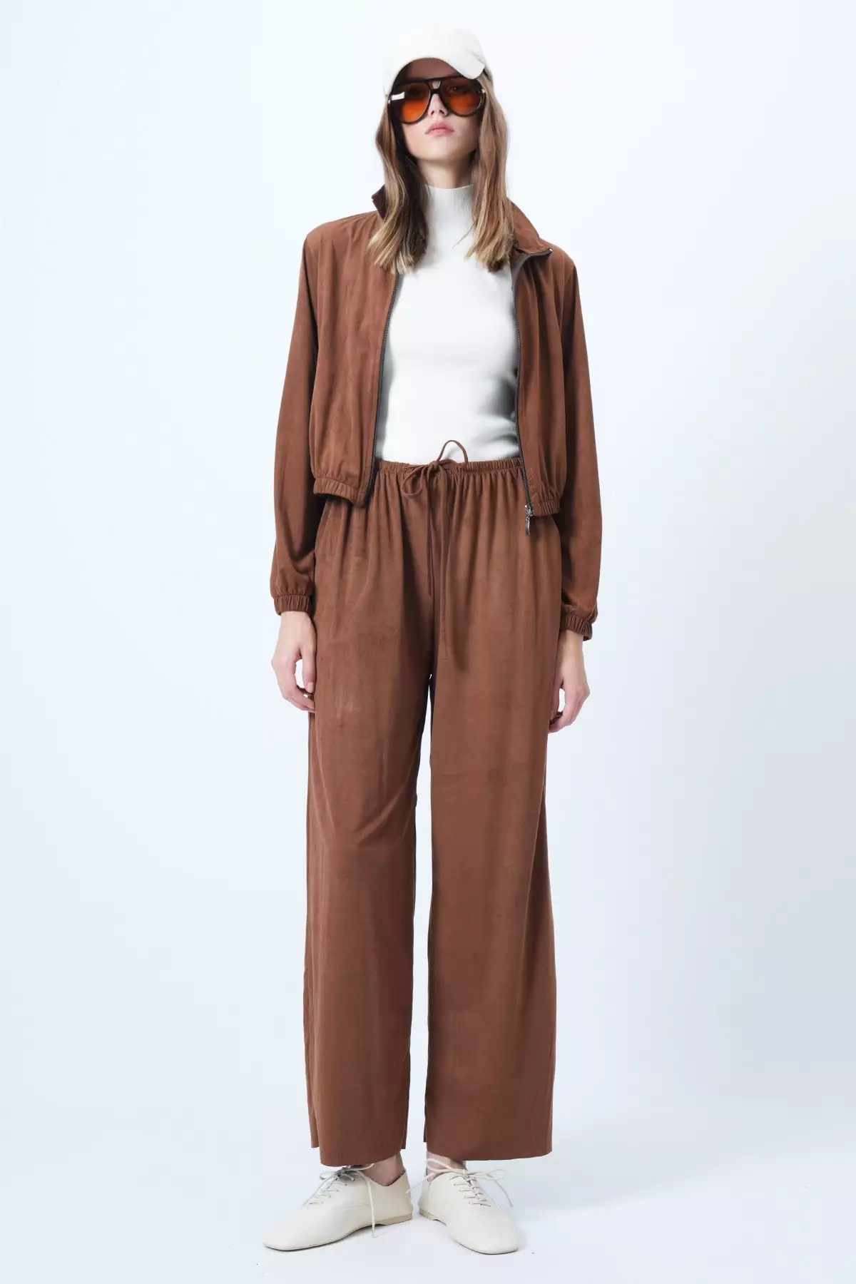 Women'S Tan Stand Collar Zippered Soft Textured Suede Jacket And Double Pocket Pants Suit Alc-X14445