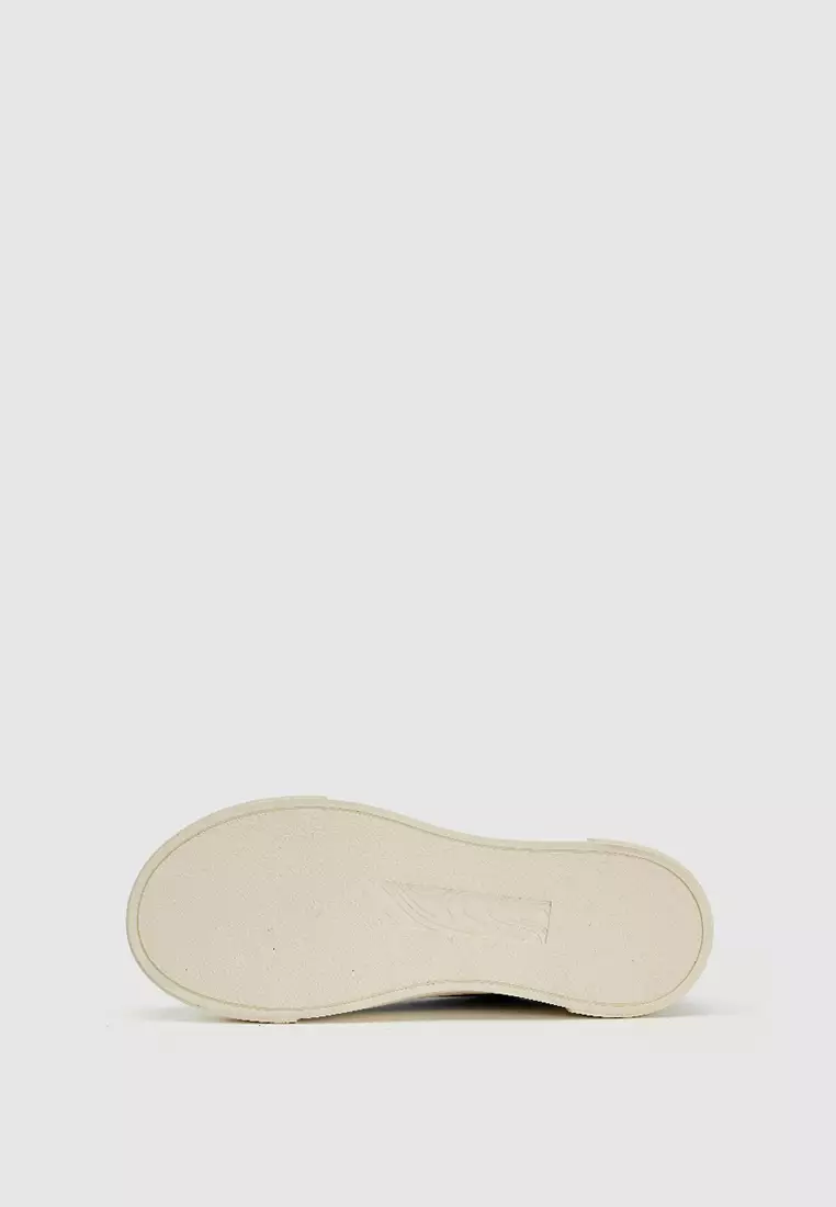 URBAN REVIVO秋季新款男士复古磨砂板鞋运动鞋UAMS40032