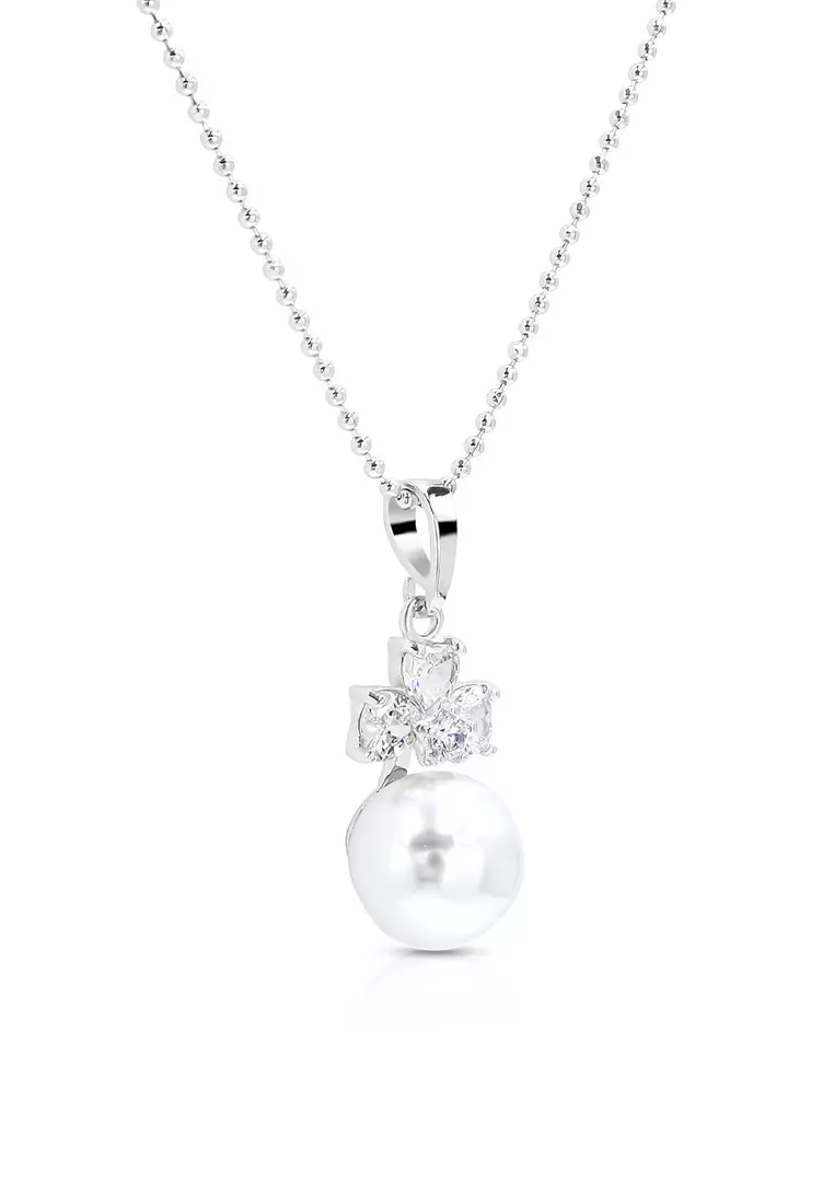 SO SEOUL Alette Clover Diamond Simulant Cubic Zirconia Pendant Chain Necklace