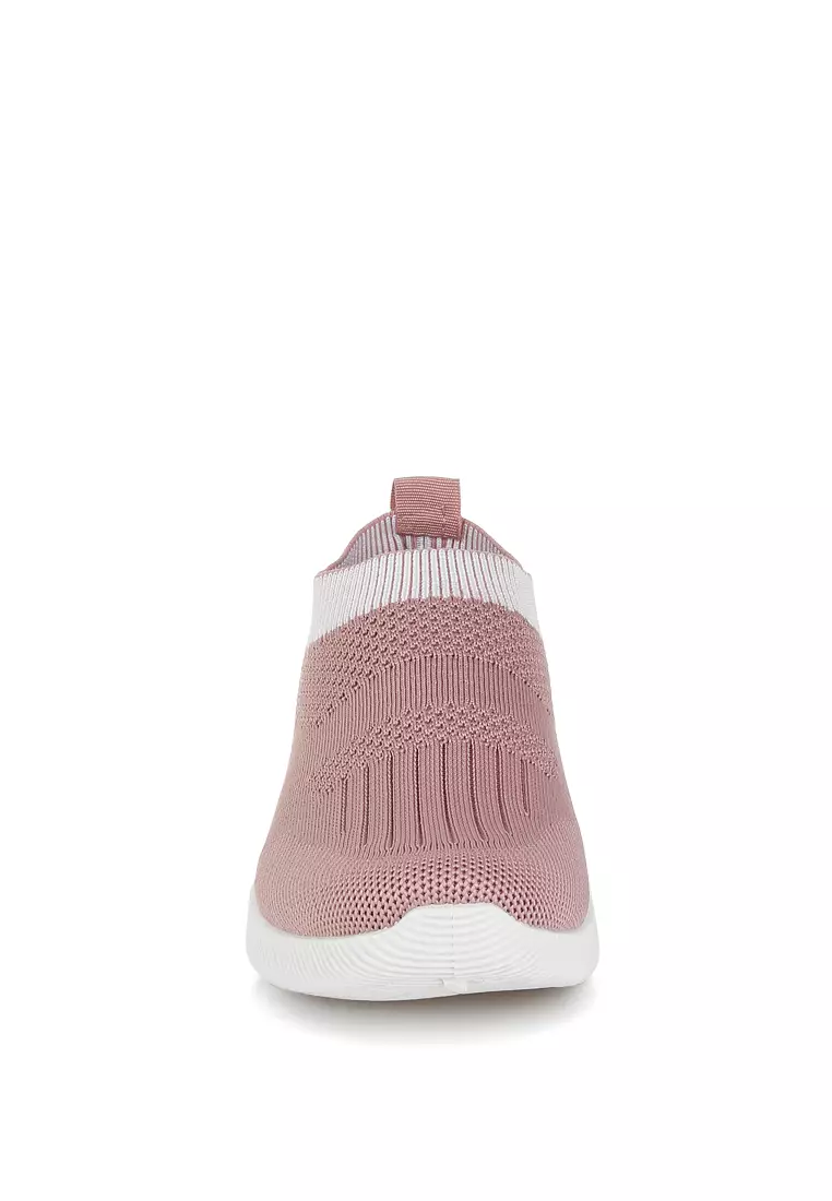 Sepatu kets jalan kaki Flyknit berwarna merah muda