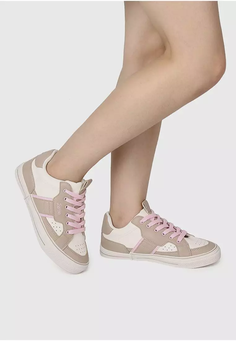 Womens round deals toe sneakers