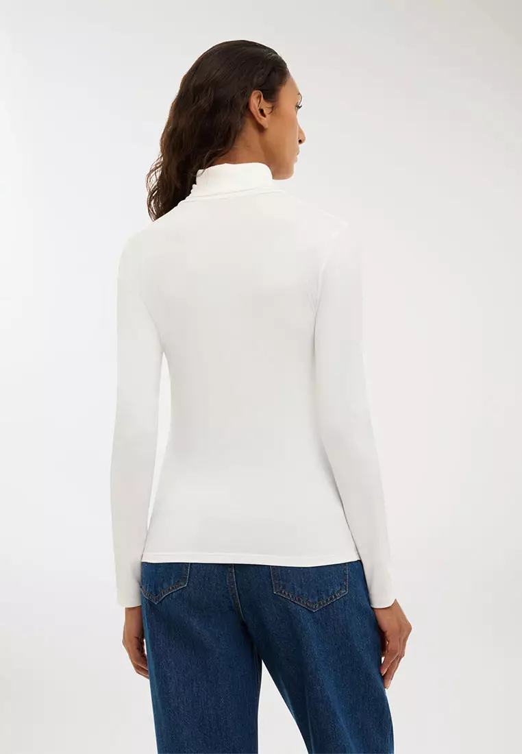 Woman Long-Sleeved T-Shirt