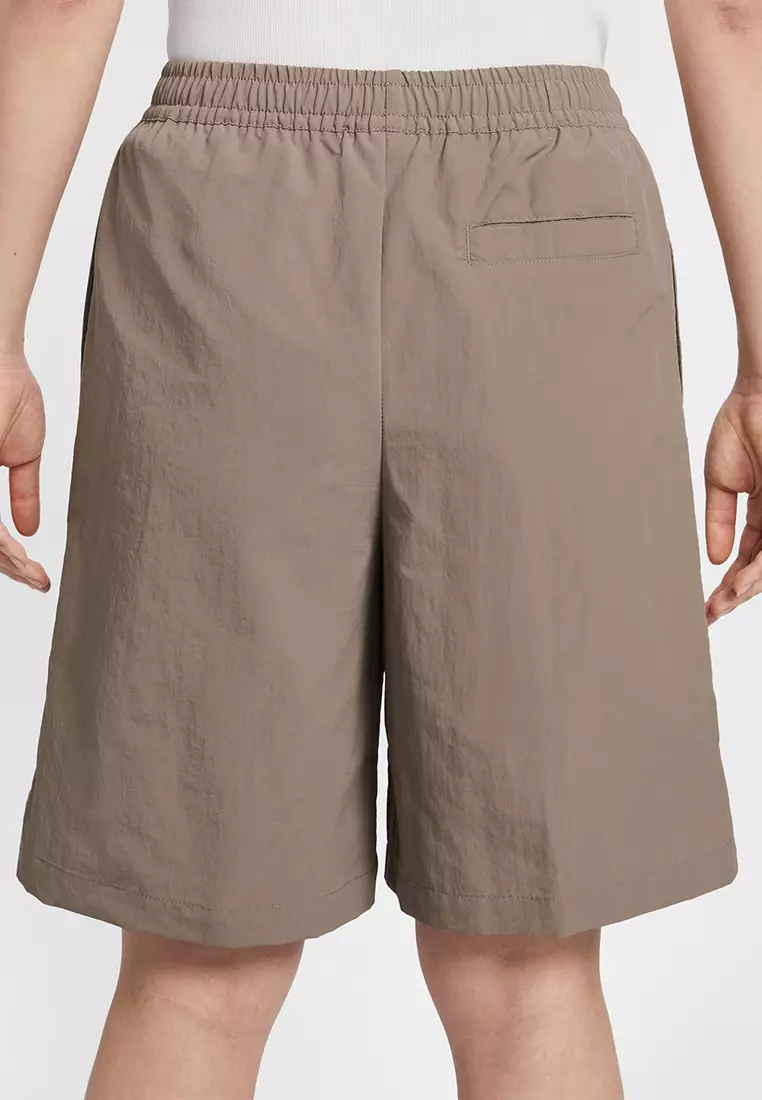 Sportswear Everything Wovens High-Waisted 9" Shorts