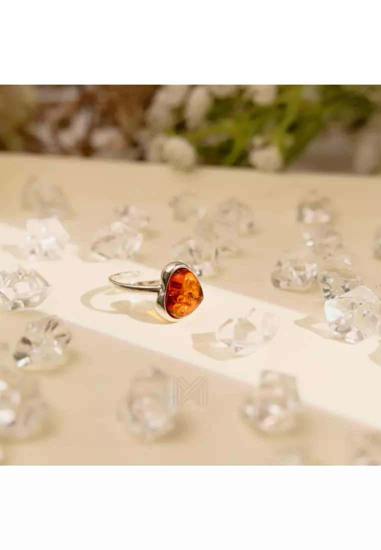 Multifaceted Baltic Amber Glowing Heart Silver Ring with 925 Sterling Silver
