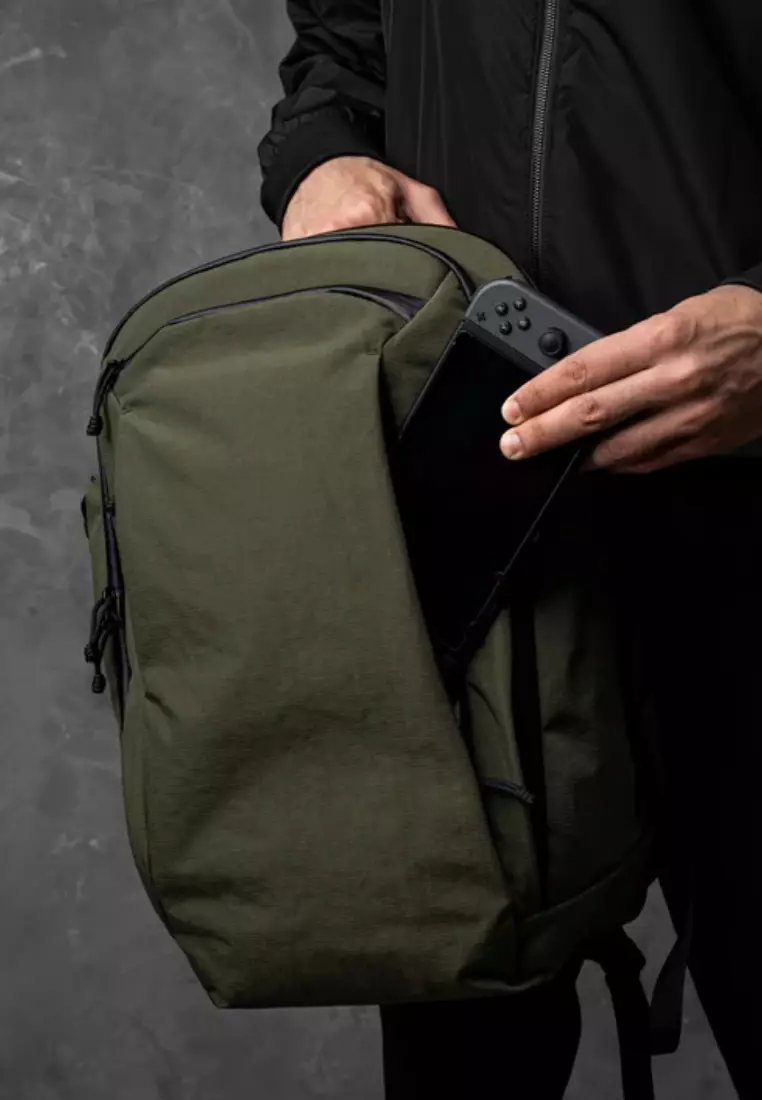 ALPAKA Traverse Backpack 30L Premium Travel Backpack Kapasitas 30L Green Axoflux