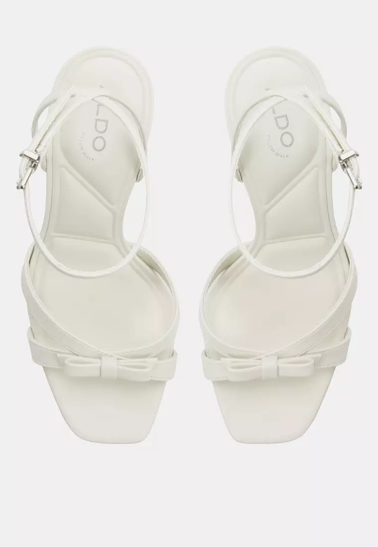 Leesia Heels