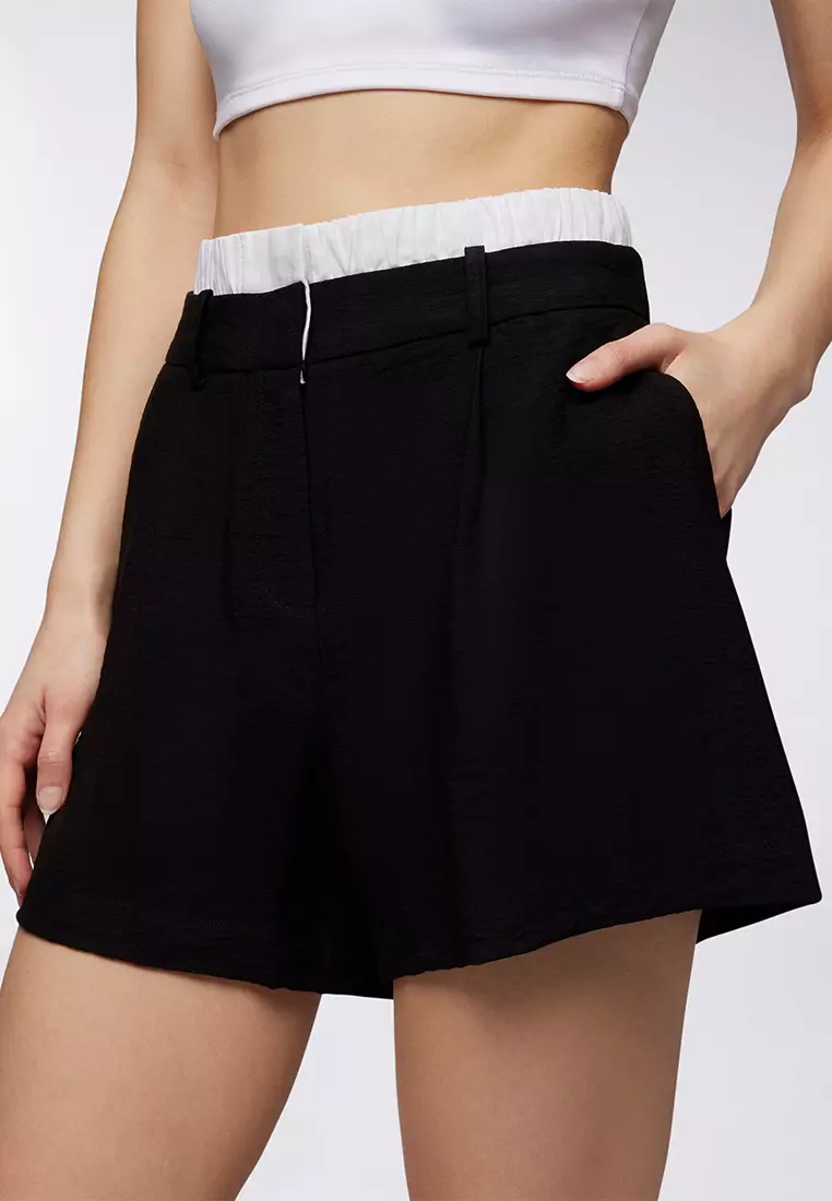 Woman Short Pants
