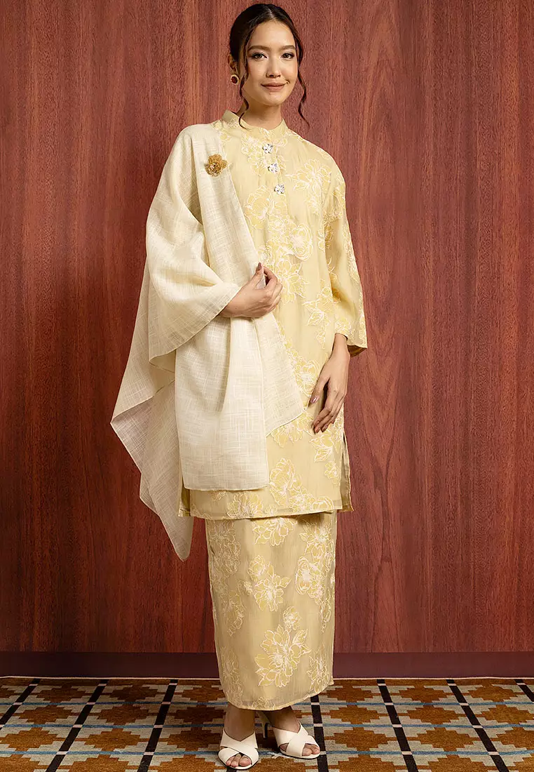 NARITA KURUNG SET WITH SHAWL