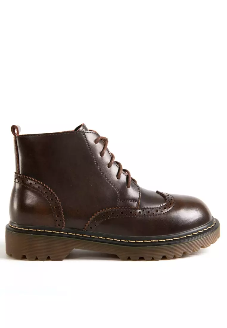 Discount on Twenty Eight Shoes  shoes - SKU: Brogue Leather Martin Boots MZ5080