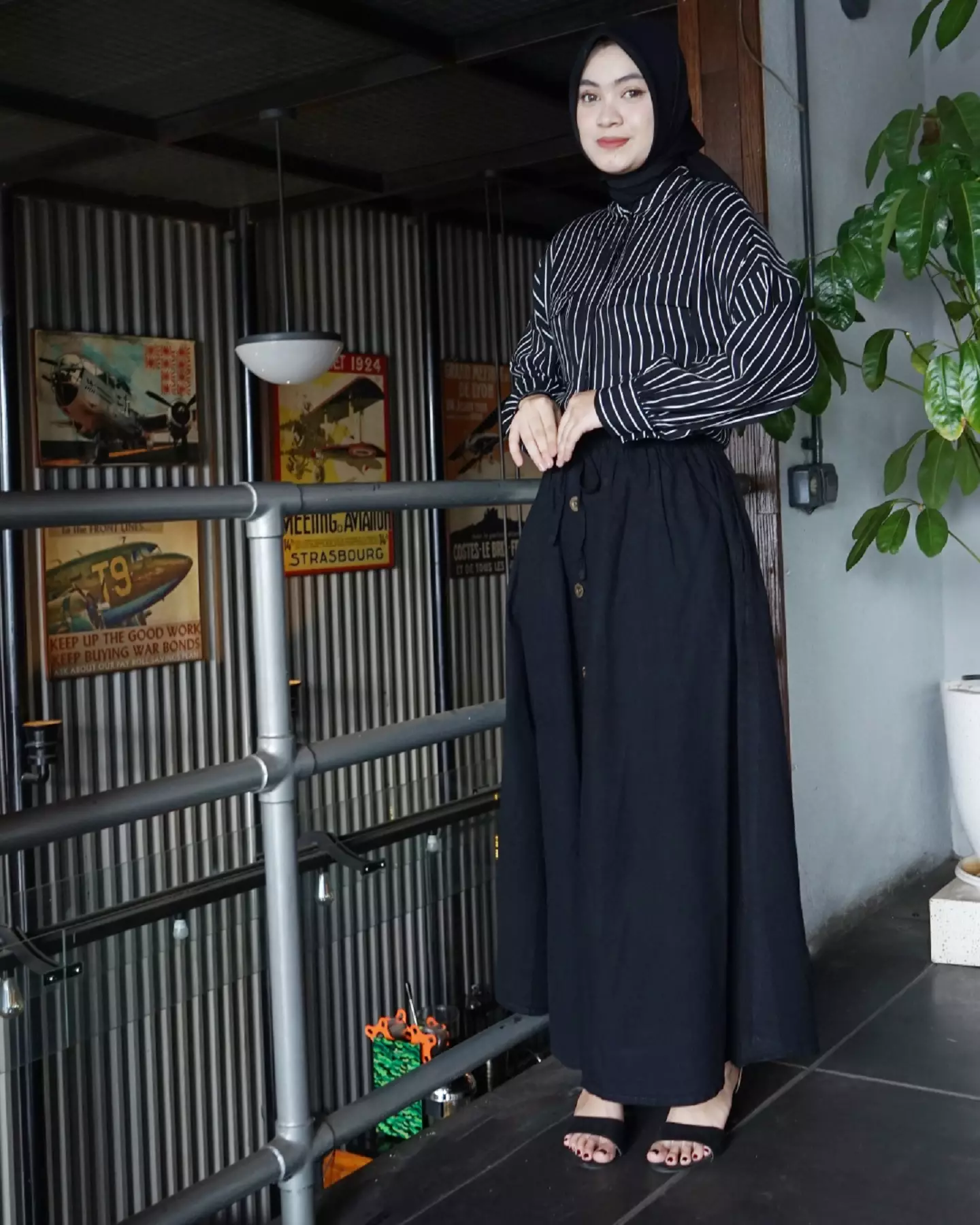 Flare Denim Skirt - Hitam