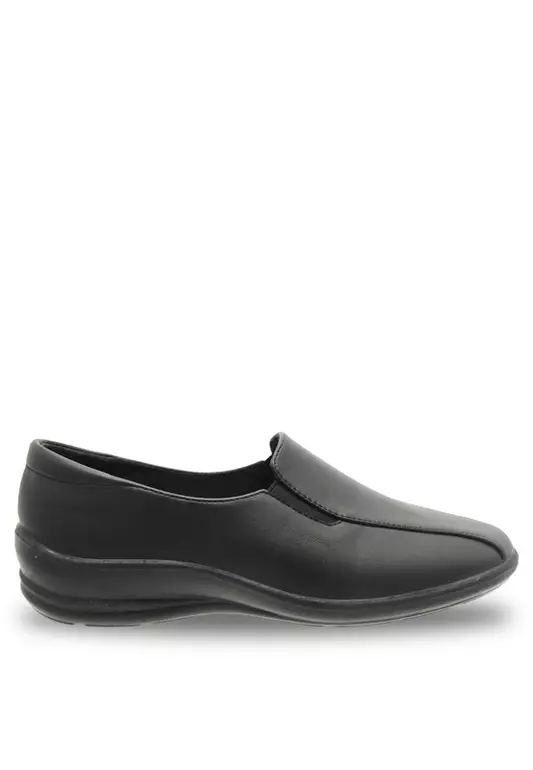 Round Toe Flats