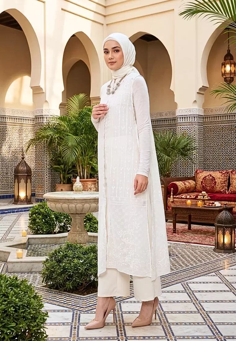Broakat Outer With Inner In Broken White By Brilliant Girl Warna PUTIH