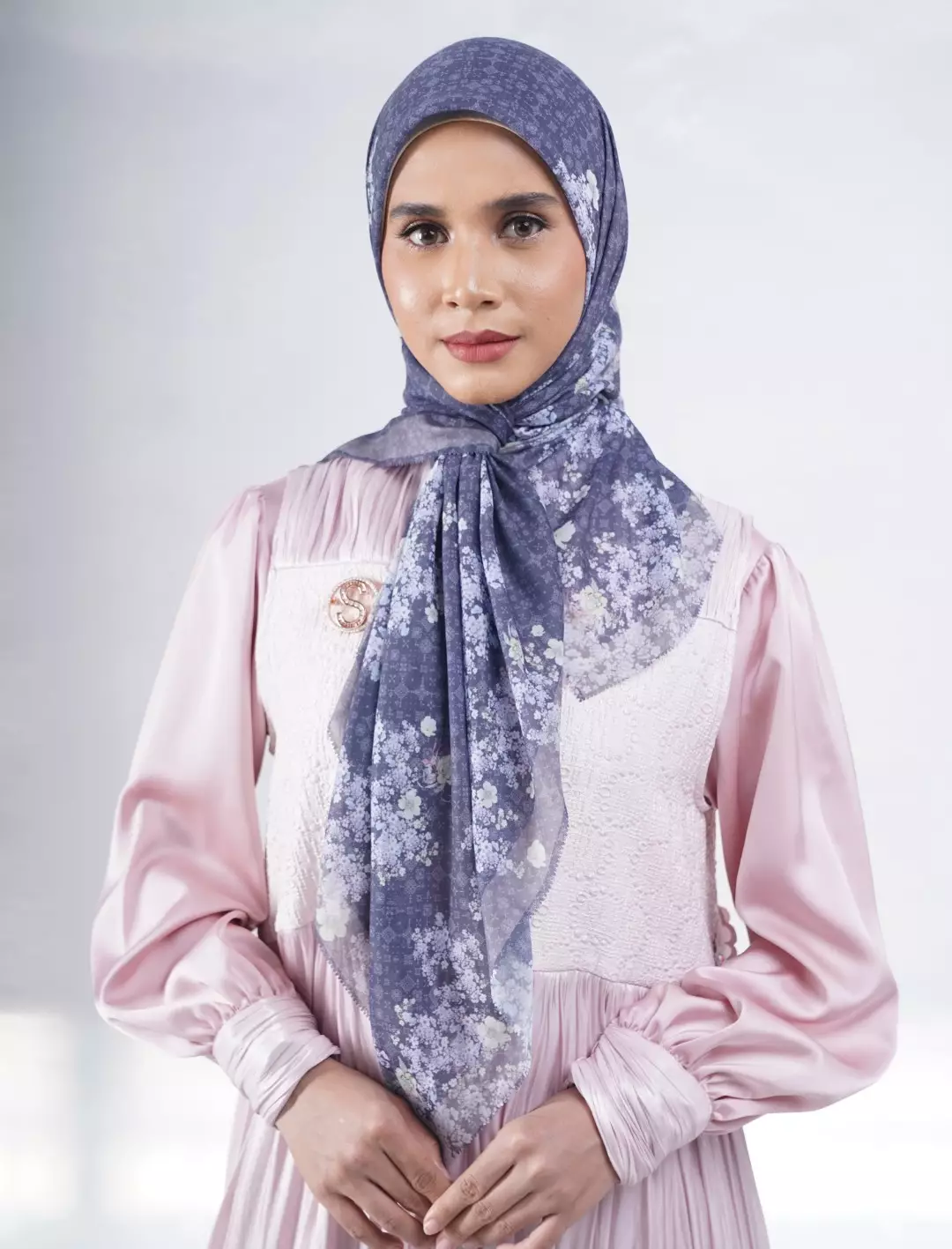 Cassya Printed Scarf Navy | Hijab Kerudung Segi Empat Motif