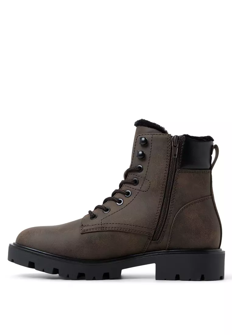 Carolyne Boots
