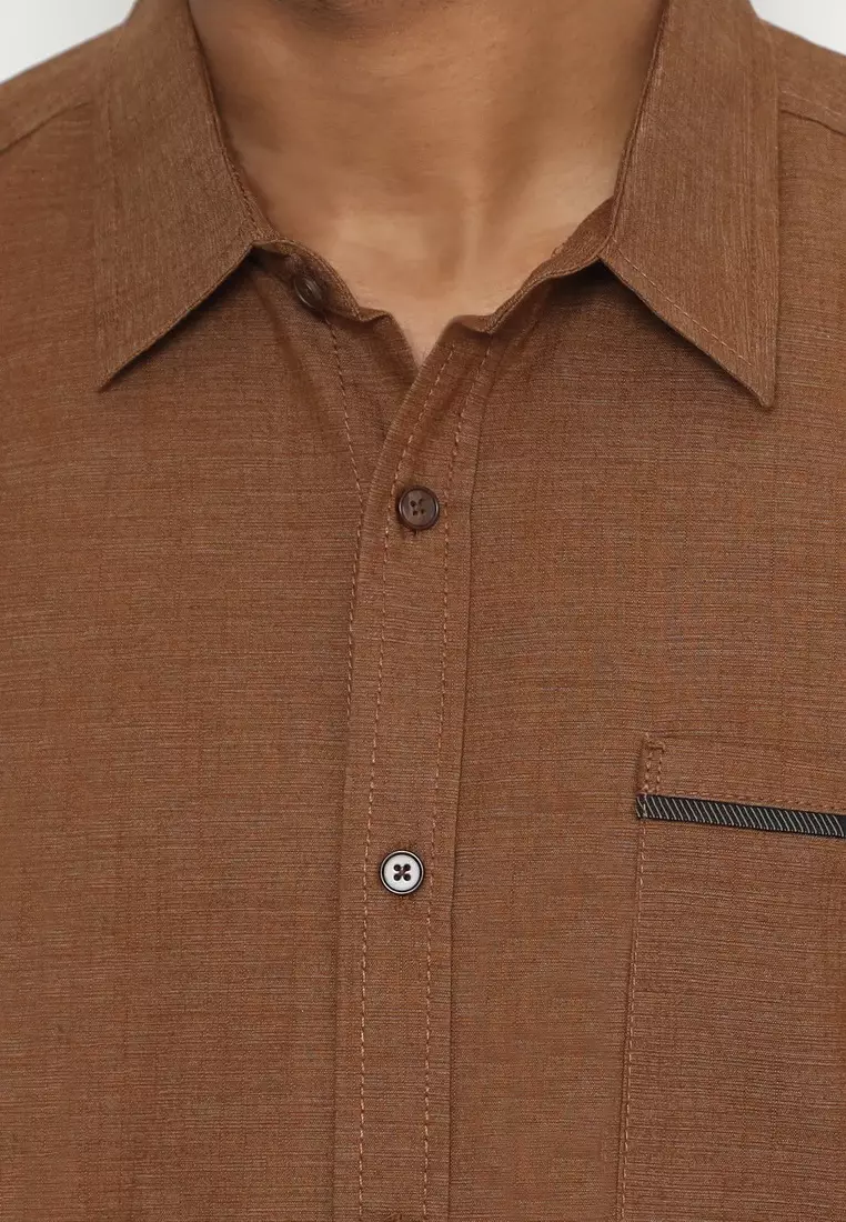 POLICE Kemeja Polos Cotton Twill Slub Coklat Regular Fit Pria