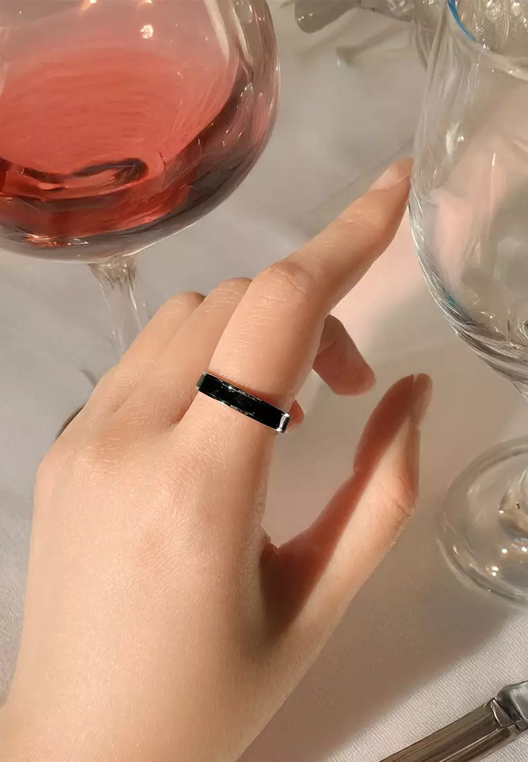 Ceres Timeless Ring Black Enamel Ring in Silver