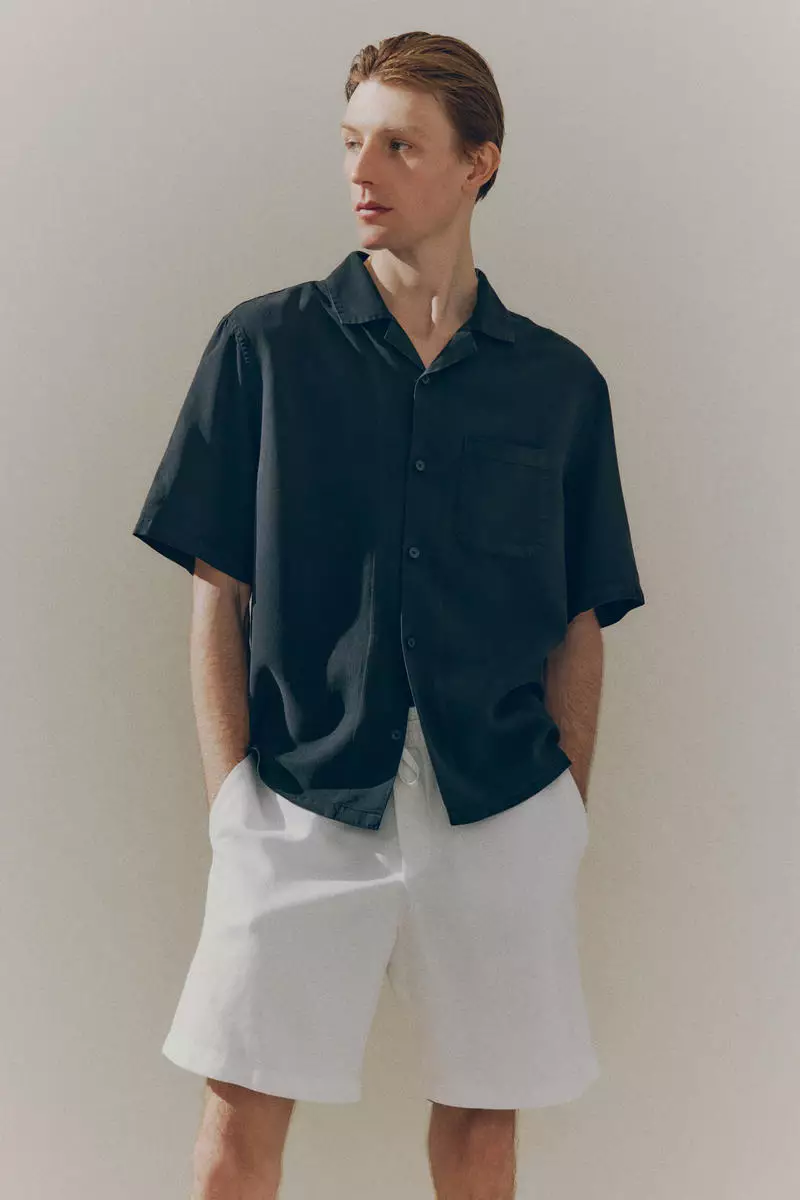 Relaxed Fit Linen-blend shorts