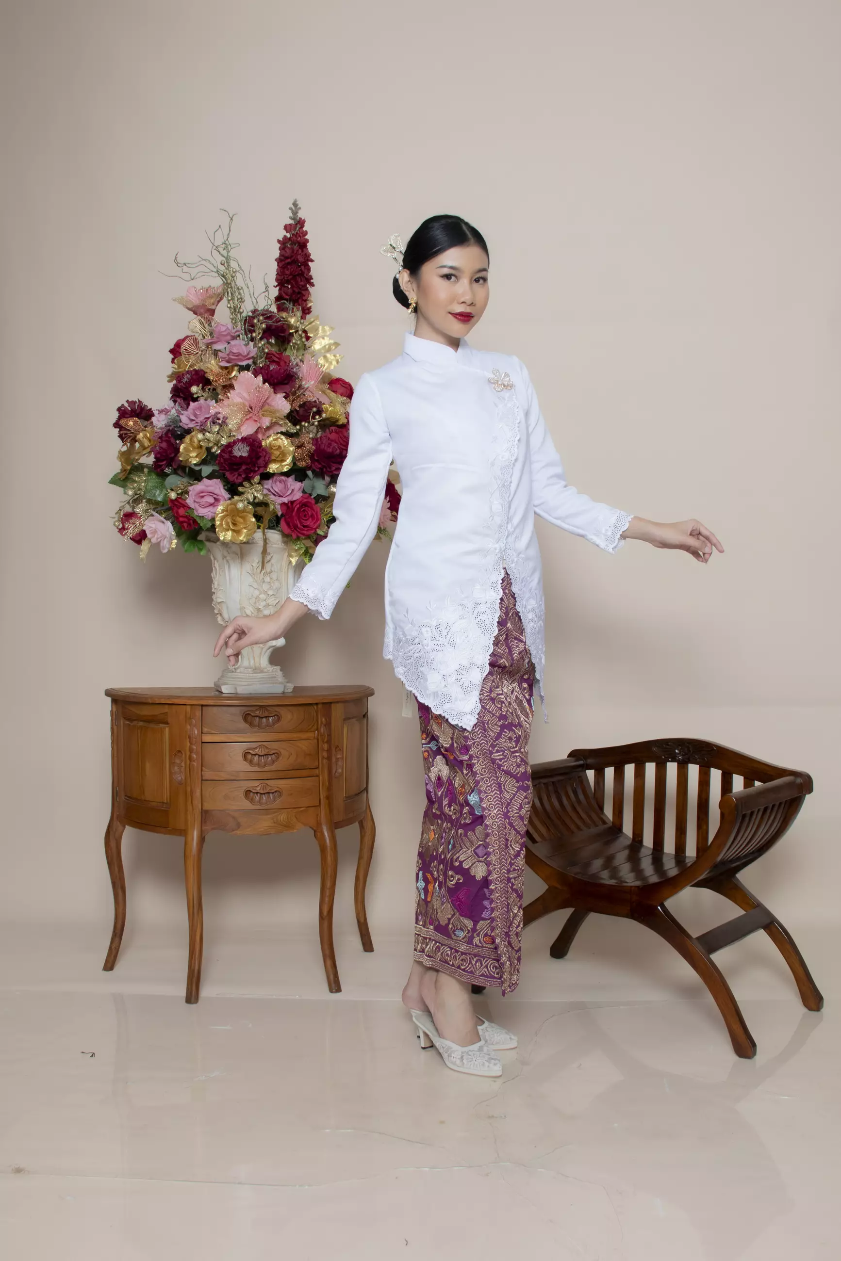 Kebaya Janggan All White Arini Series