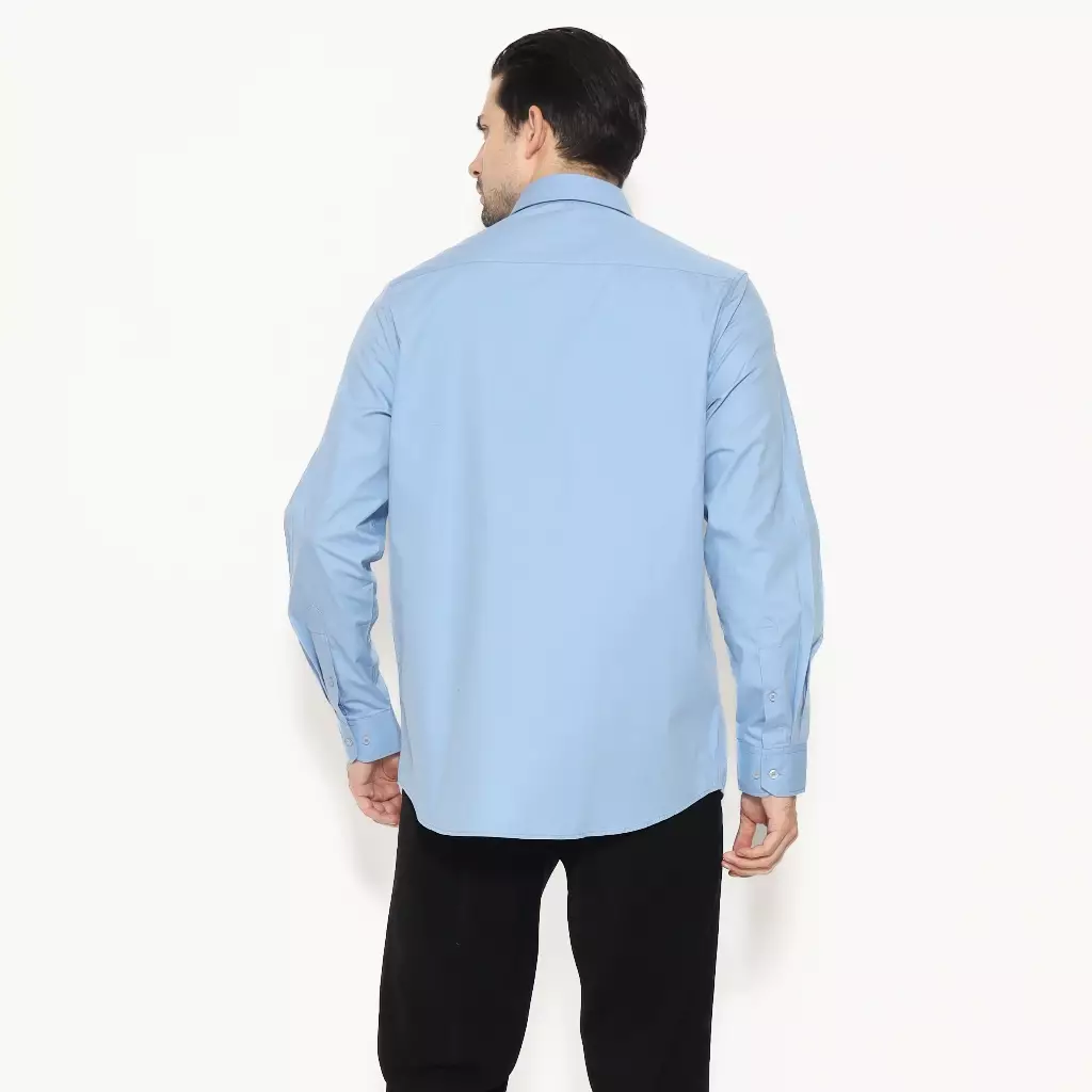 Lawell Kemeja Pria Lengan Panjang – DESMOND | Biru Muda | Regular Fit | Polyester Cotton Premium | Tekstur Tenun Halus Elegan