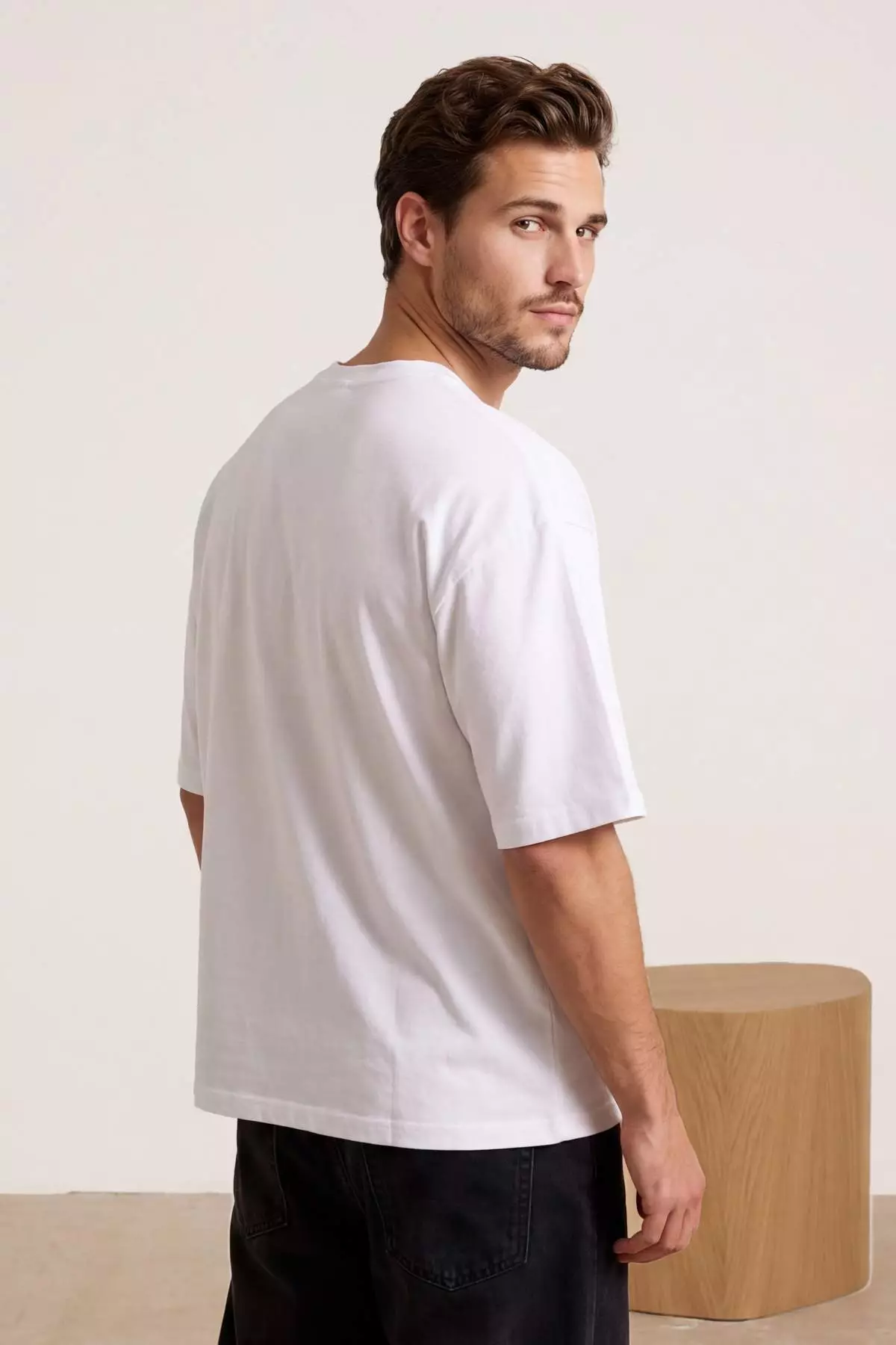 Unisex White Oversize/Wide Cut Rabbit Embroidered 100% Cotton T-Shirt Tmnss23Ts00243