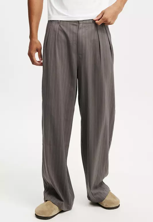 Super Baggy Pleated Pants