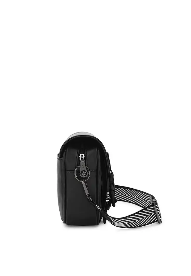 Casual Messenger Bag / Crossbody Bag / Sling Bag (Tas Selempang Pria) - Hitam