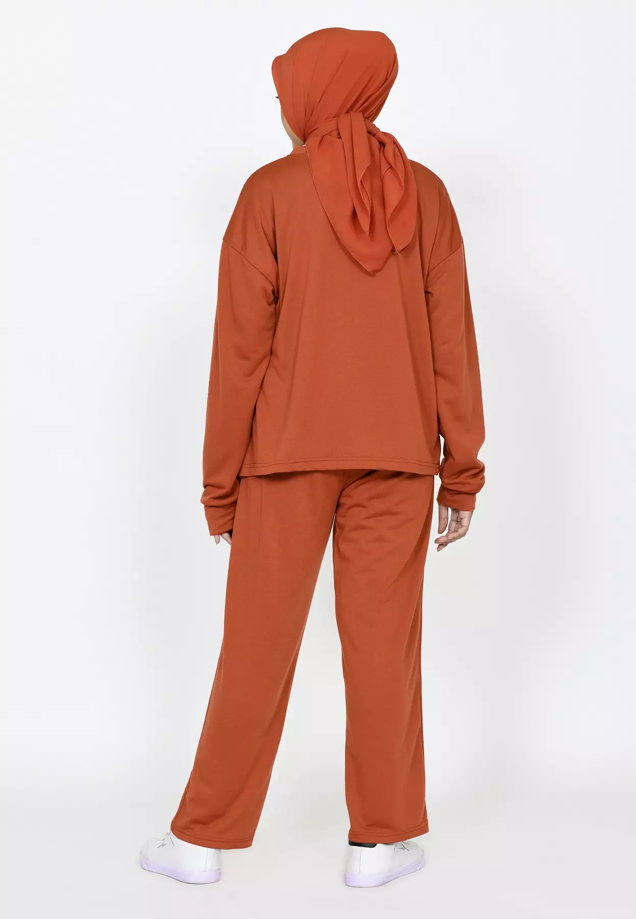 SET Training Sporty Trisya