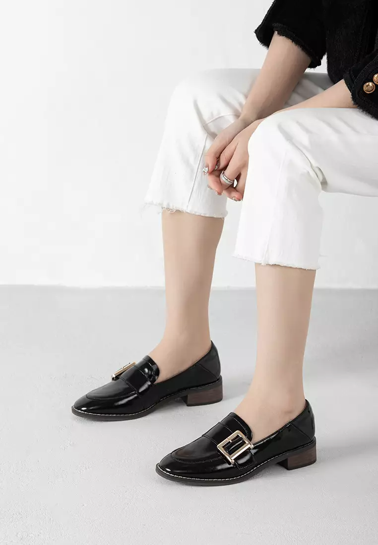 Buckle Strap Glossy Leather Loafers TH128-8